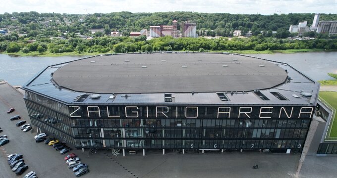 Sporto ir pramogų renginiams – saulės pajėgumai: ant Kauno „Žalgirio“ arenos stogo įrengta...