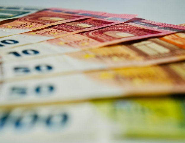 Individual Guarantees for Bonds